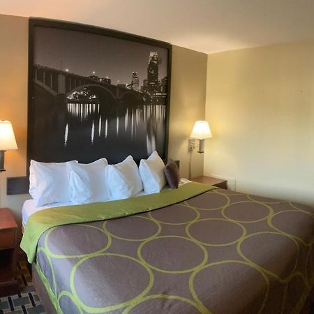 Super 8 By Wyndham Chisago City Εξωτερικό φωτογραφία