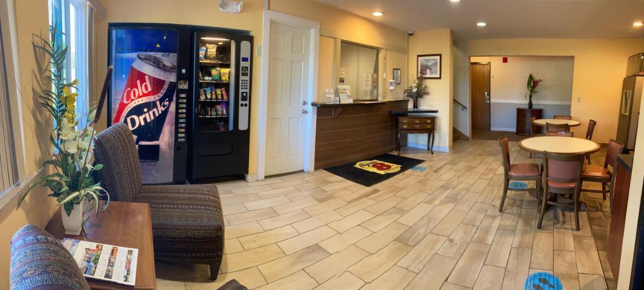 Super 8 By Wyndham Chisago City Εξωτερικό φωτογραφία