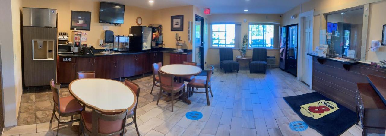 Super 8 By Wyndham Chisago City Εξωτερικό φωτογραφία