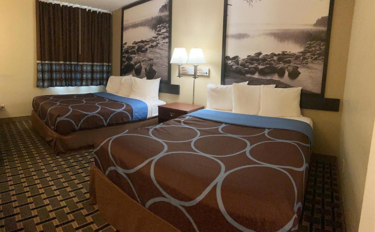 Super 8 By Wyndham Chisago City Εξωτερικό φωτογραφία