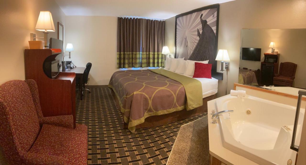 Super 8 By Wyndham Chisago City Εξωτερικό φωτογραφία
