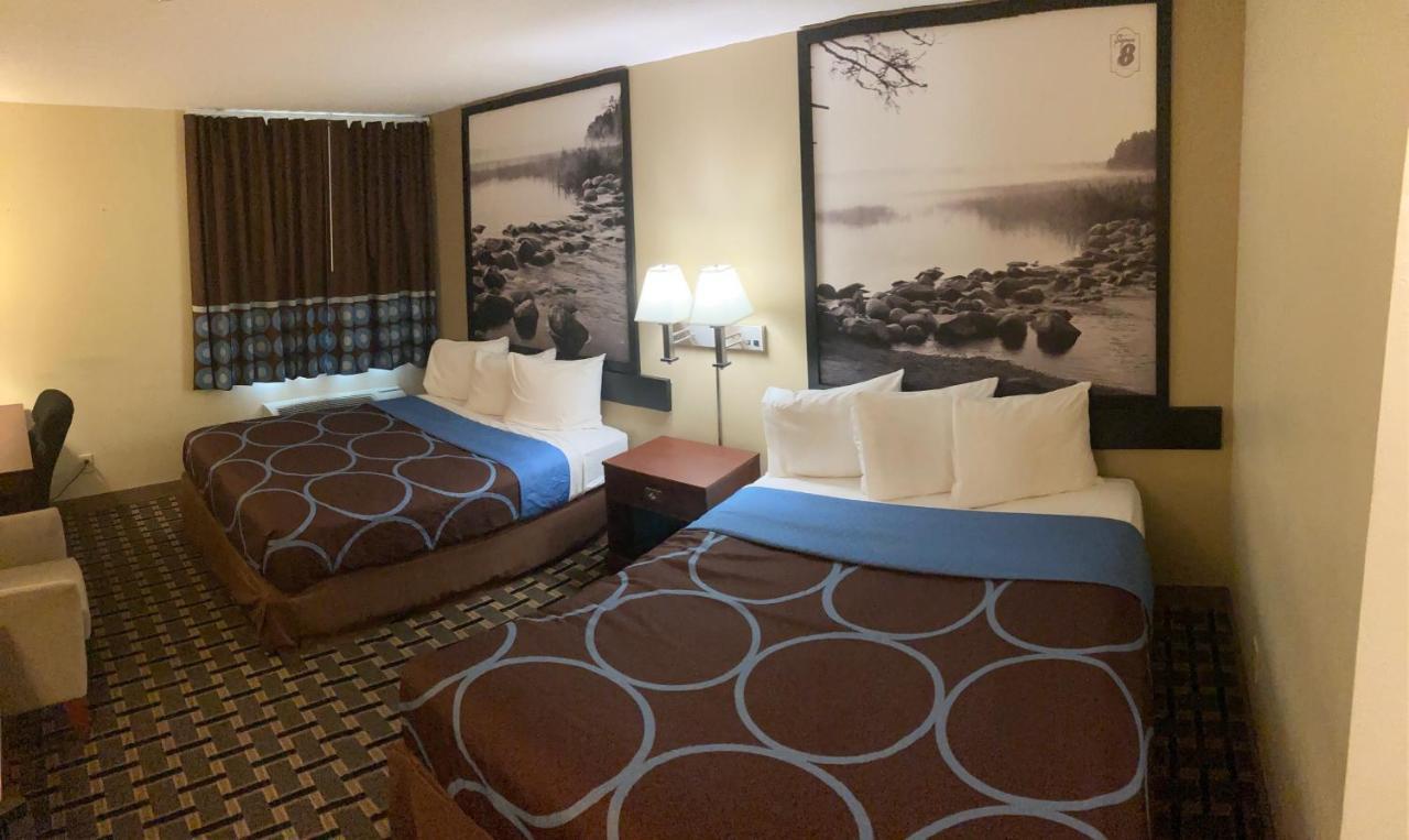 Super 8 By Wyndham Chisago City Εξωτερικό φωτογραφία