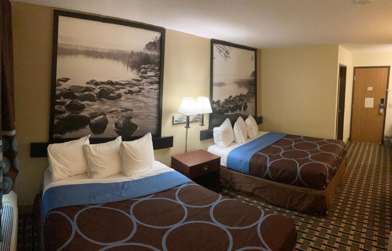 Super 8 By Wyndham Chisago City Εξωτερικό φωτογραφία