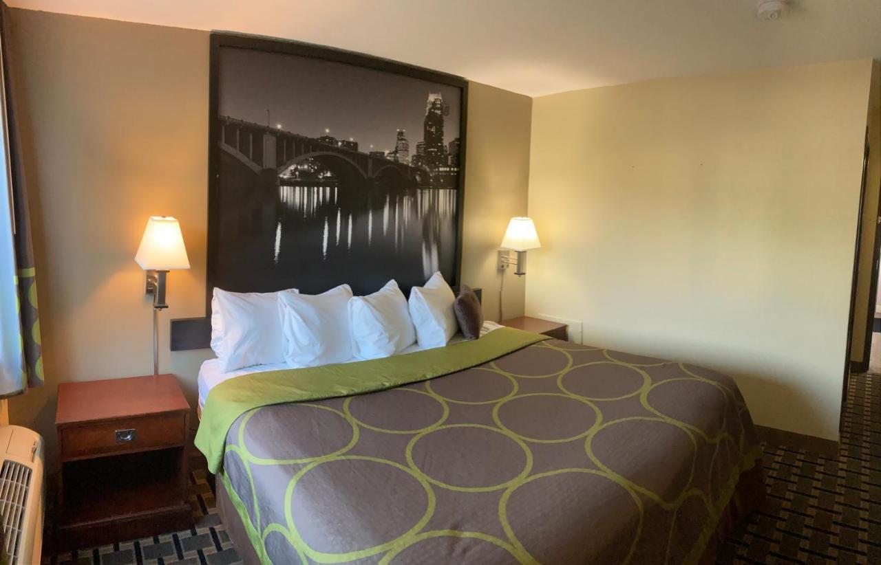 Super 8 By Wyndham Chisago City Εξωτερικό φωτογραφία