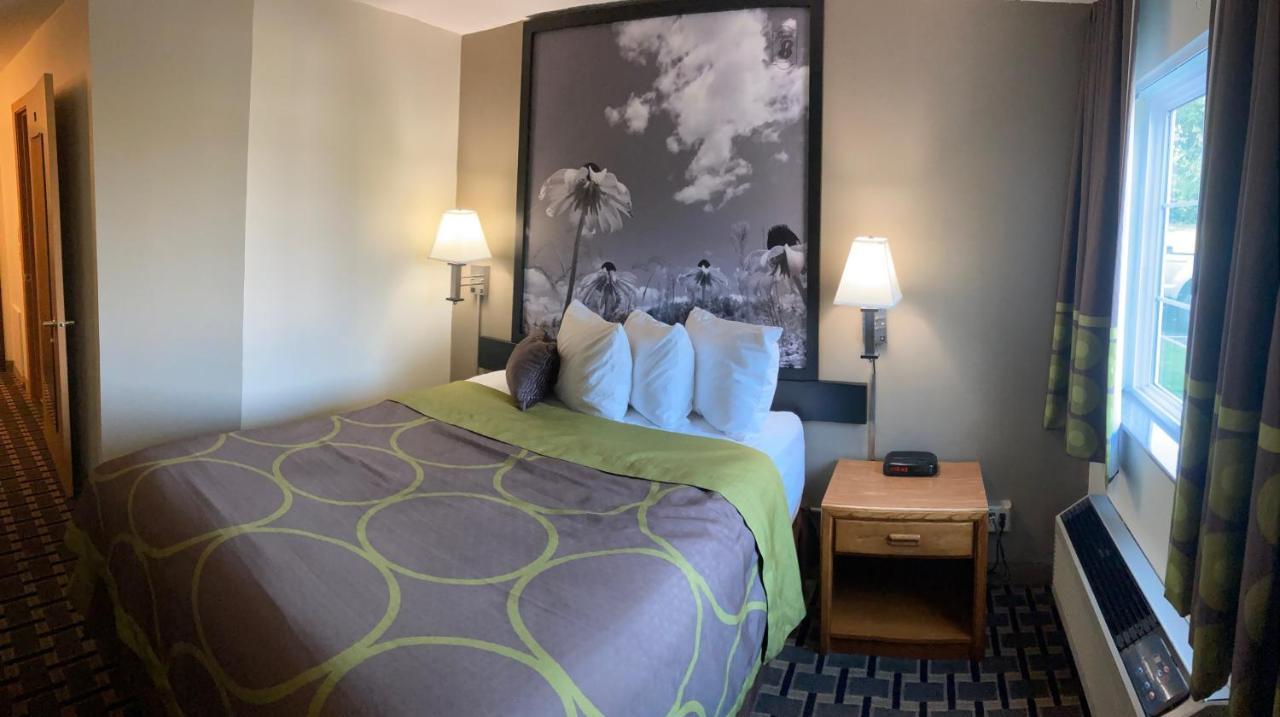 Super 8 By Wyndham Chisago City Εξωτερικό φωτογραφία