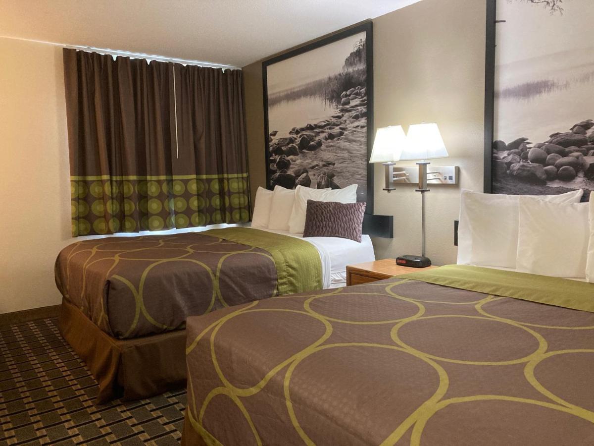 Super 8 By Wyndham Chisago City Εξωτερικό φωτογραφία