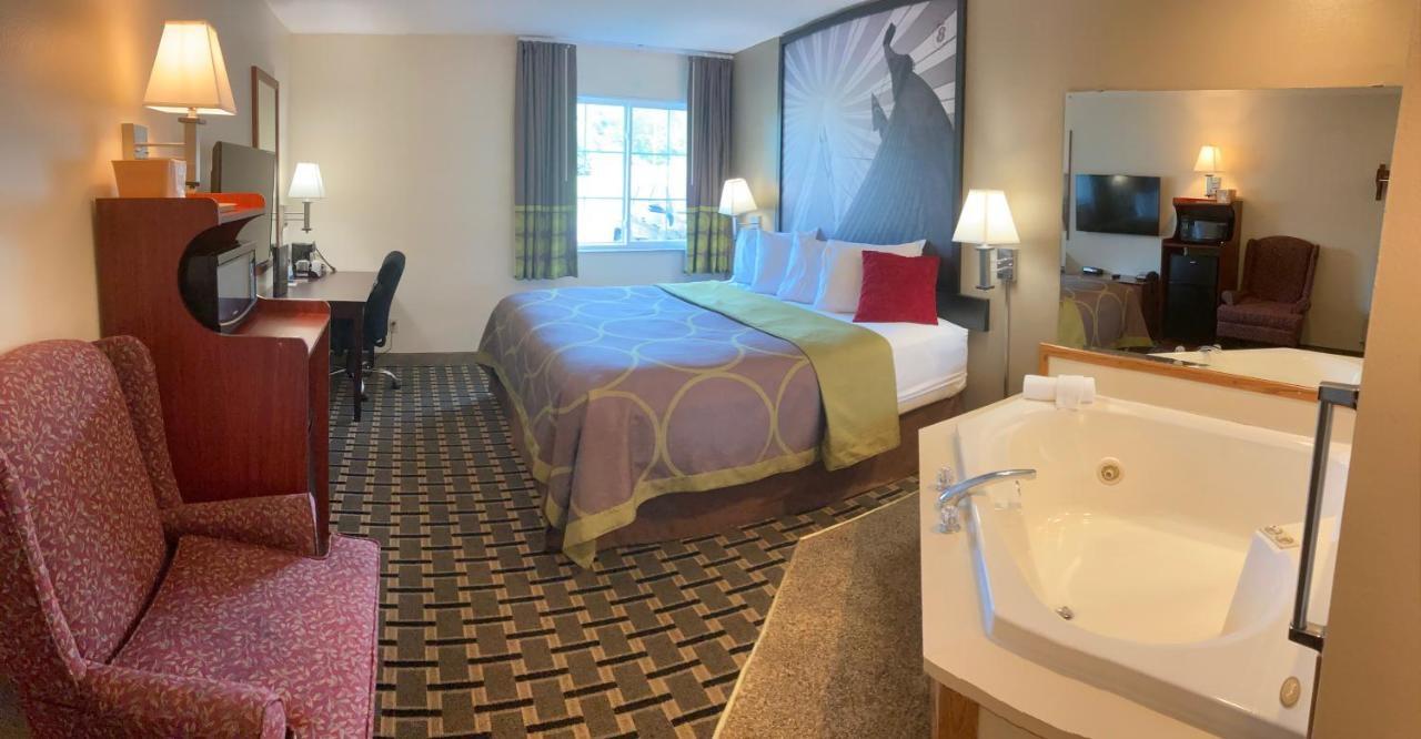 Super 8 By Wyndham Chisago City Εξωτερικό φωτογραφία