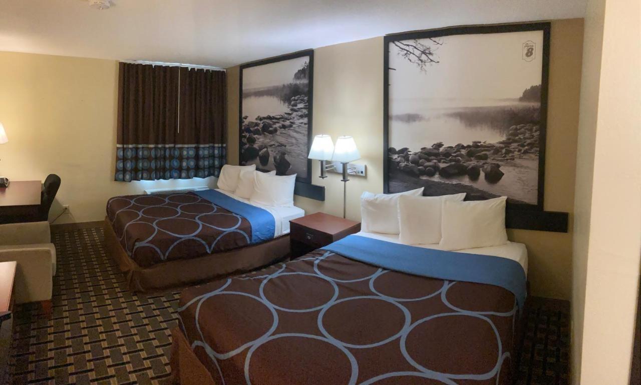 Super 8 By Wyndham Chisago City Εξωτερικό φωτογραφία