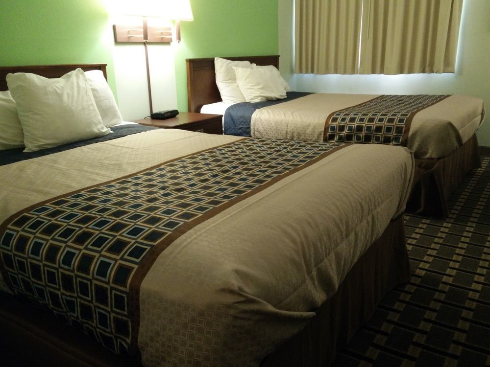 Super 8 By Wyndham Chisago City Εξωτερικό φωτογραφία