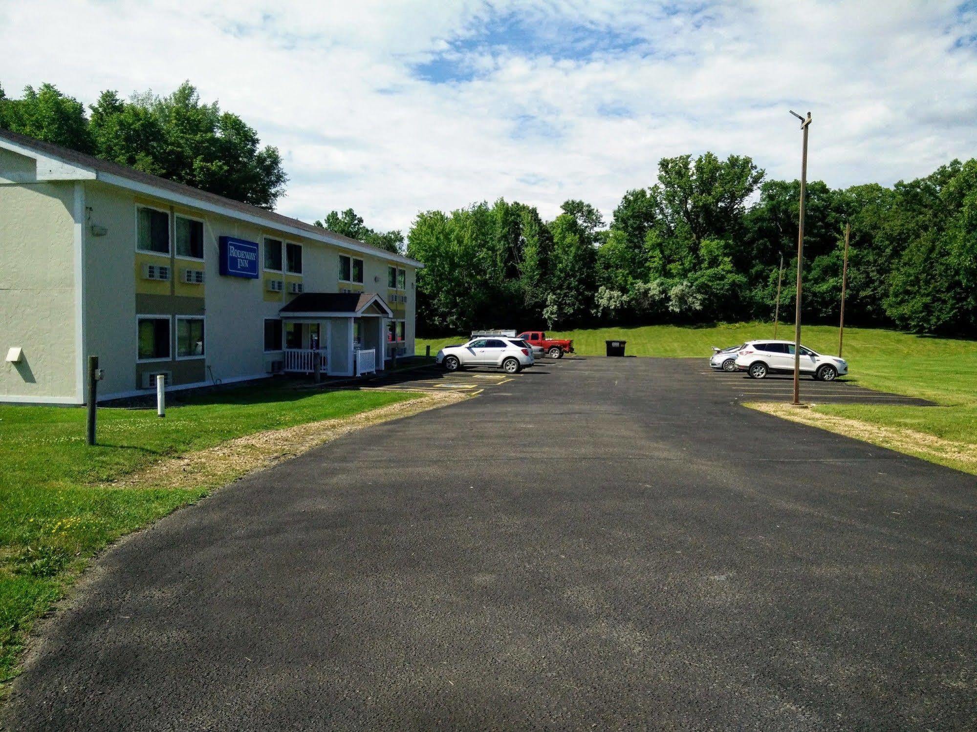 Super 8 By Wyndham Chisago City Εξωτερικό φωτογραφία